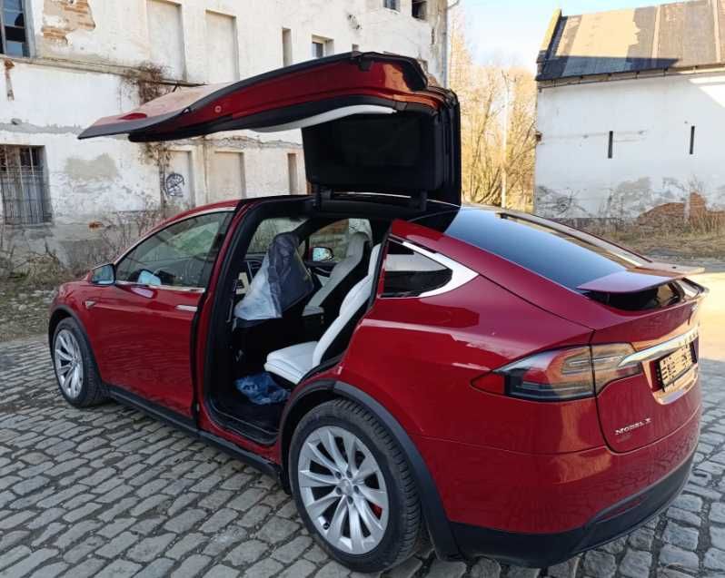 Бампер передній Tesla Model X розборка Тесла Модел X