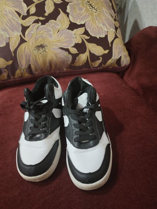 Кросівки унісекс