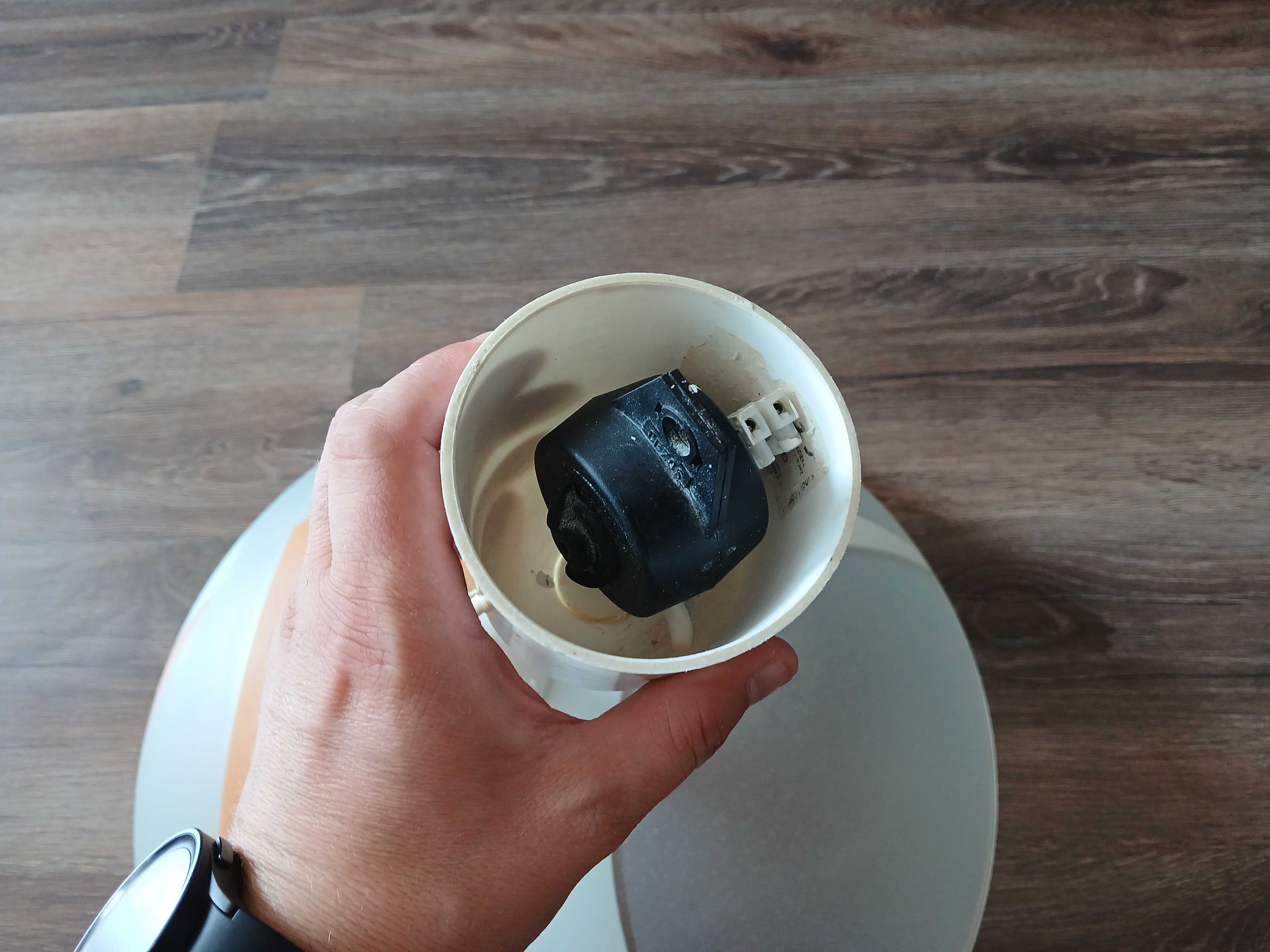 Żyrandol lampa wiszaca szklanyna jedna żarówka duży gwint E27
