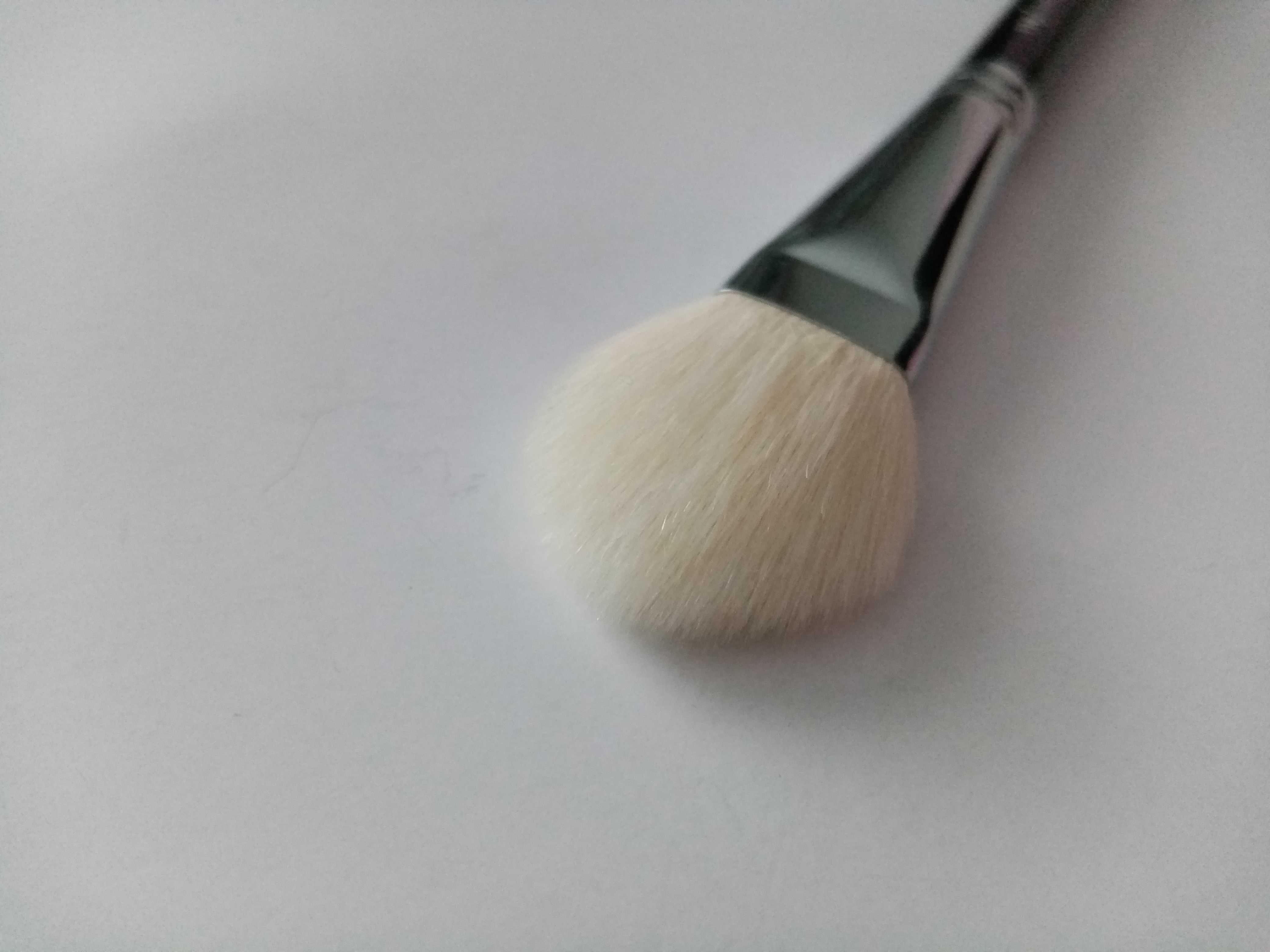 Zoeva Luxe Face Focus 114  Odb osobisty