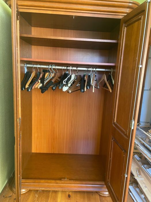 Szafa drewniana w dobrym stanie