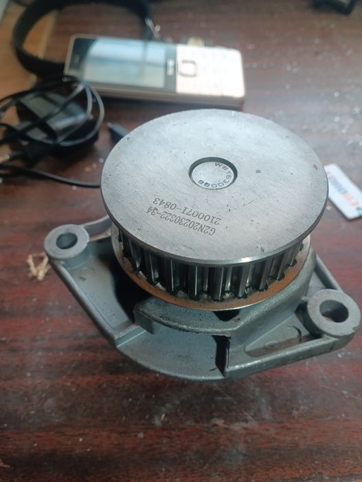 Помпа golf 4 1.4 двигун