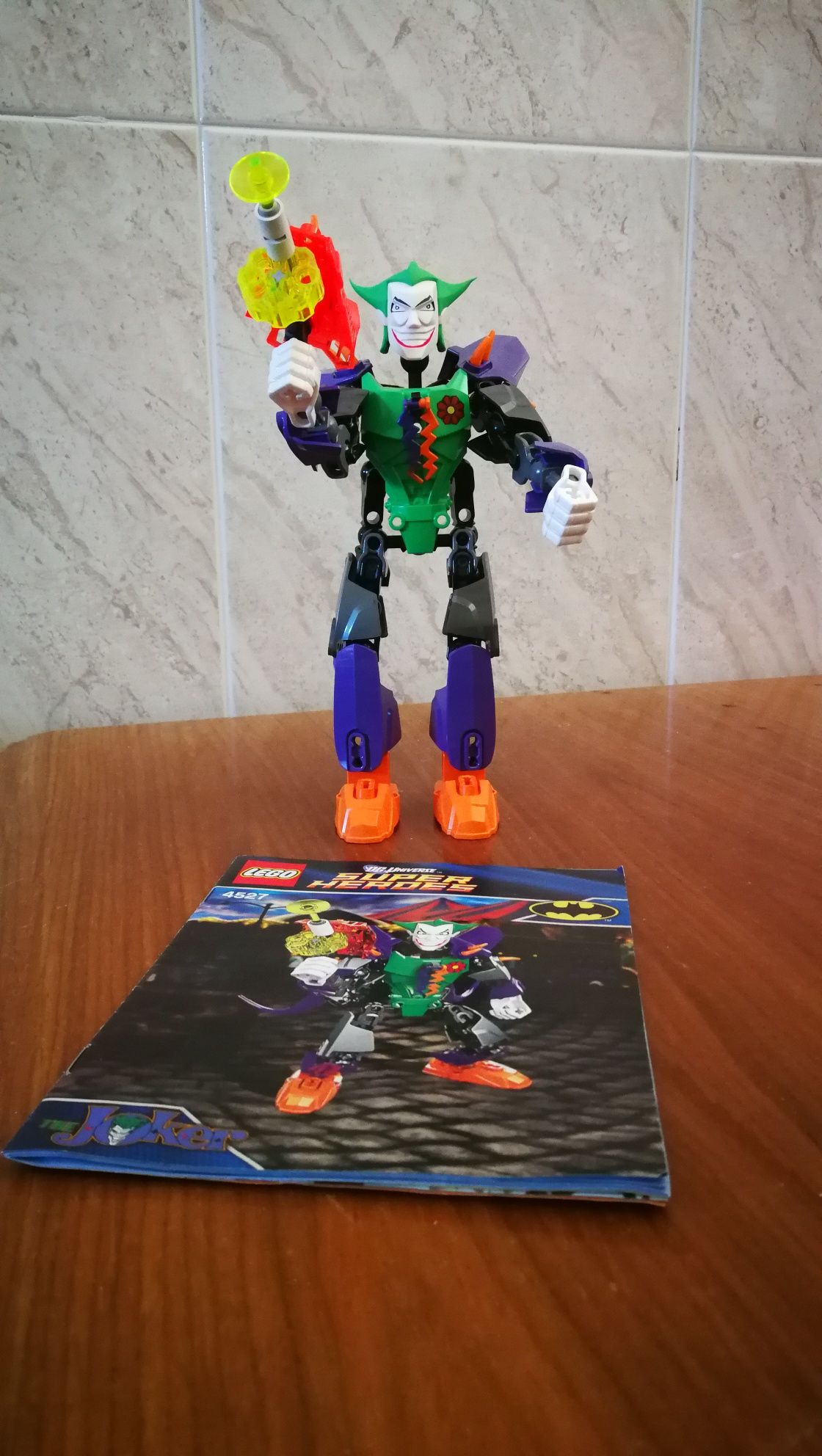 Lego super heroes- The joker