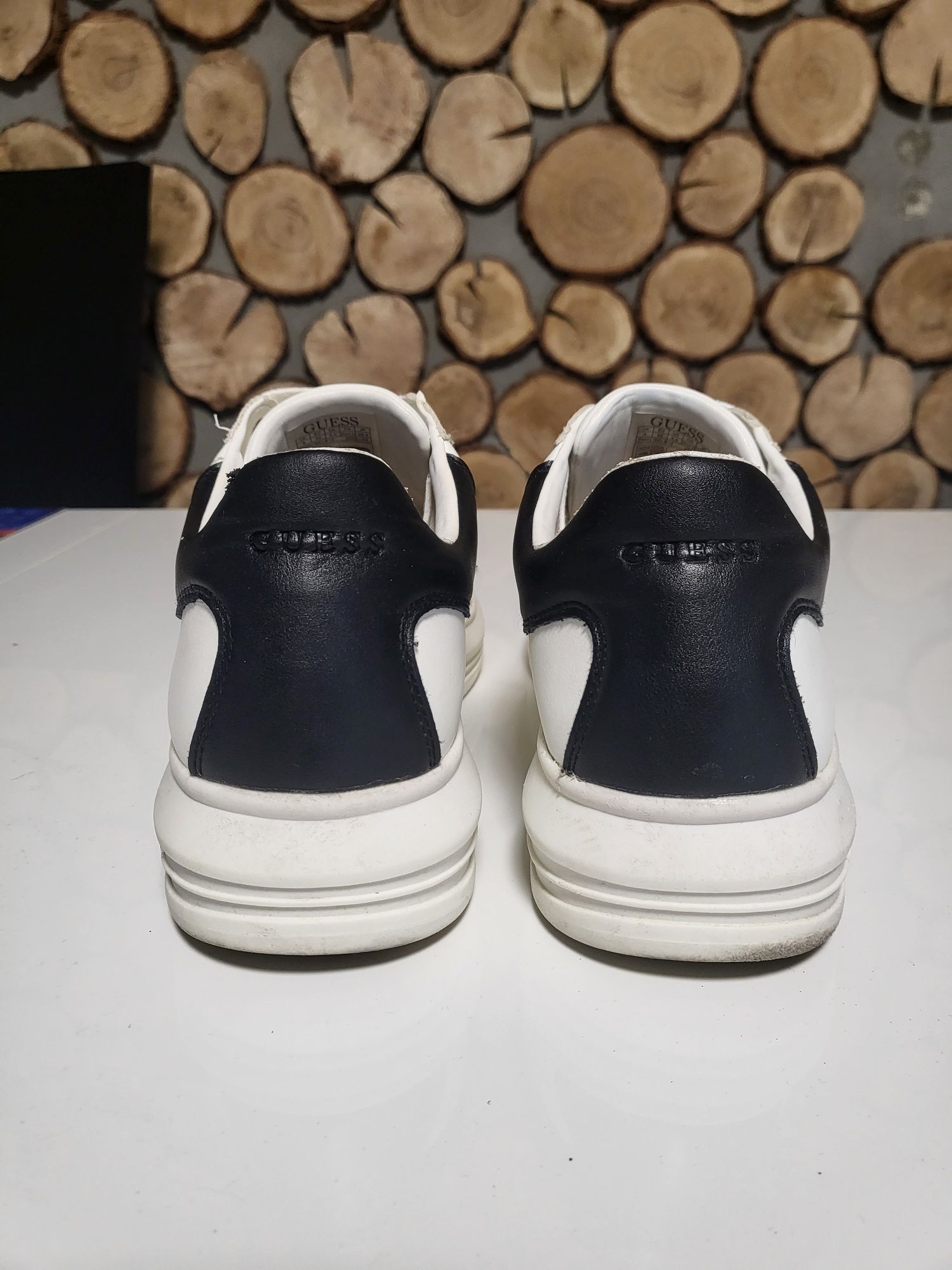 Buty męskie GUESS rozmiar 42