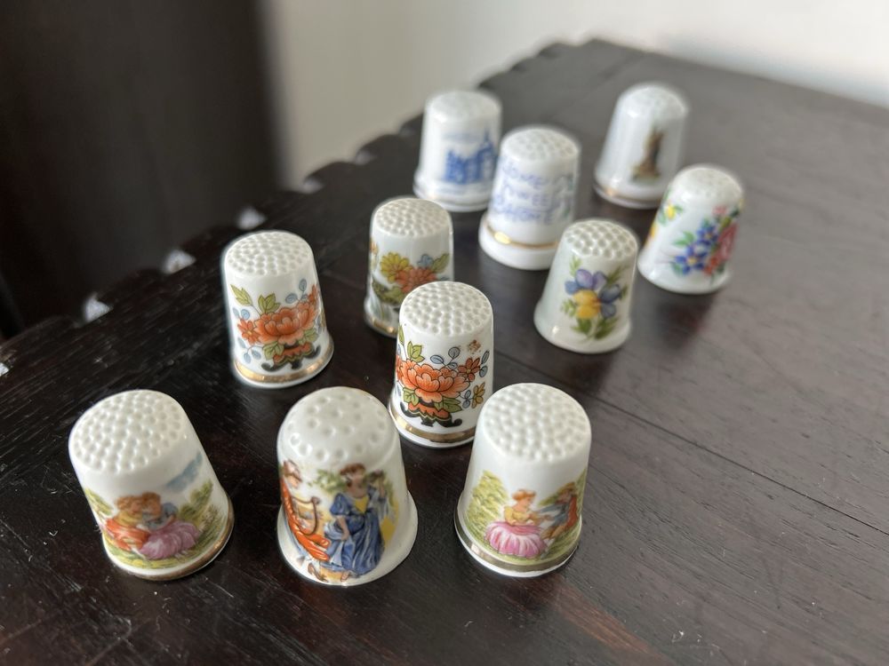 11 Dedais procelana tema flores e outros.