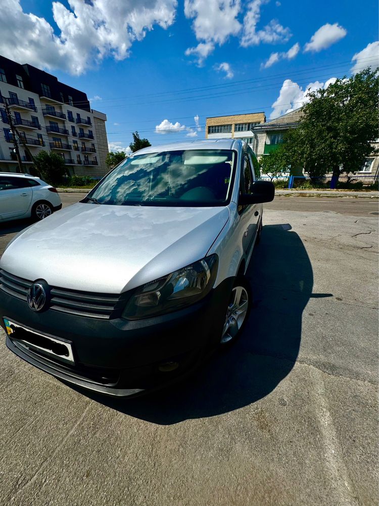 Volkswagen Кадді Caddy максібаза 2011, 1.6 .