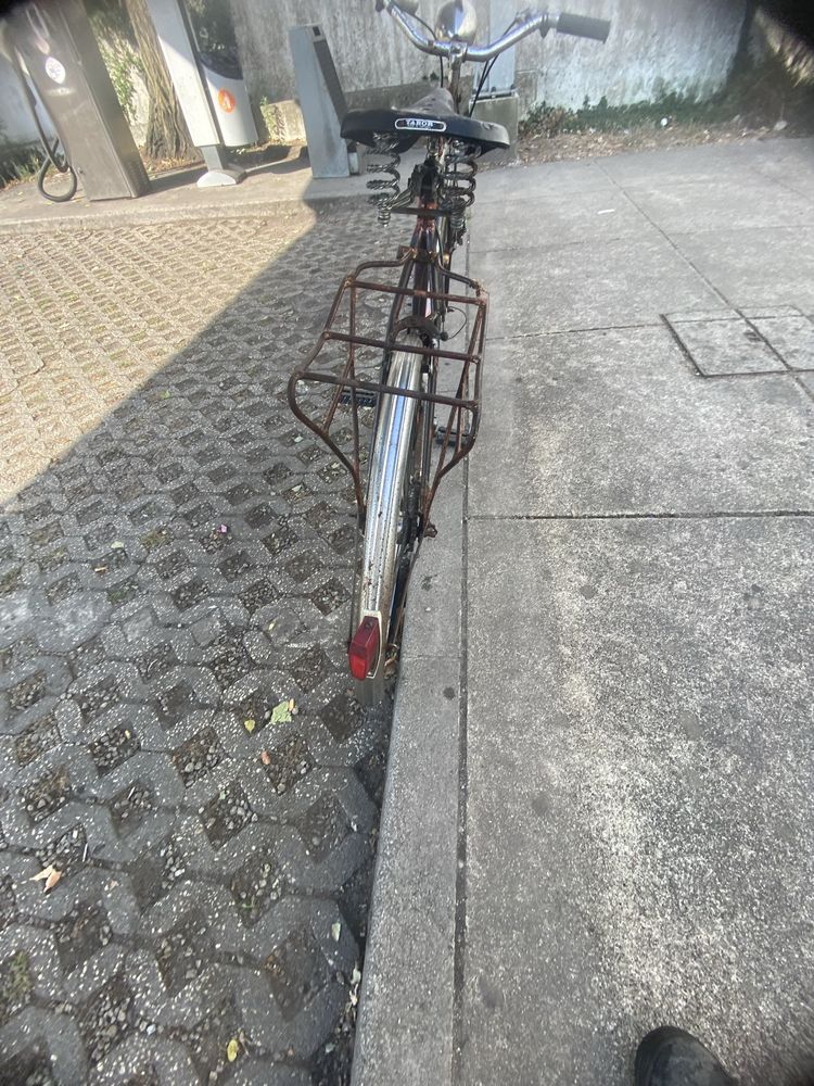 Bicicleta antiga pasteleira esmaltina 100euros