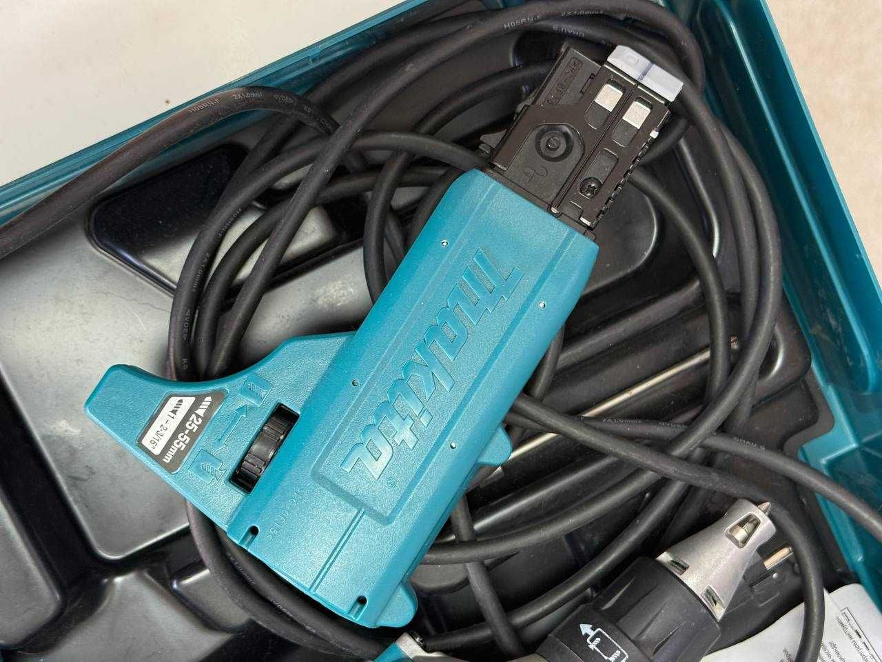 Гипсовый Шуруповерт MAKITA FS6300JX2