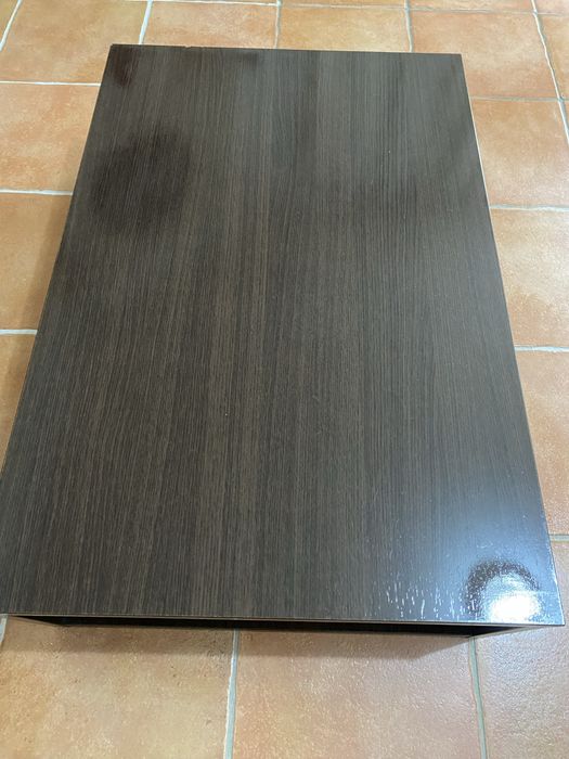 Rack e mesa de centro de sala