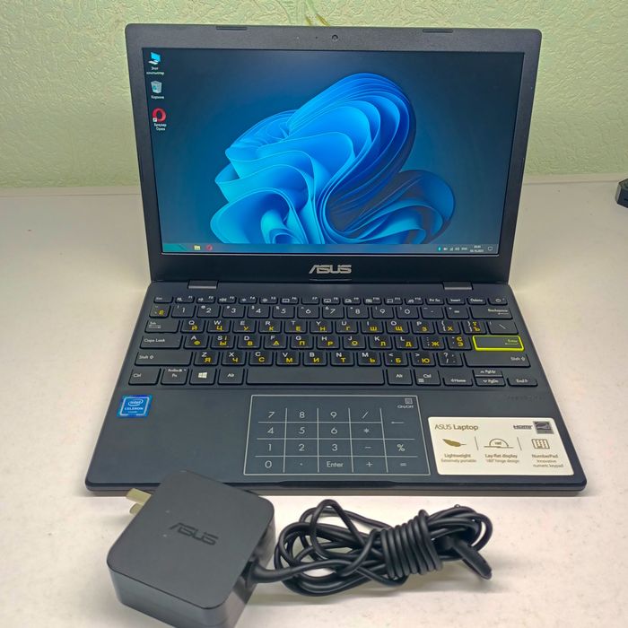 Asus VivoBook 11.6", L210 Intel Celeron Компактный, Почти Новый