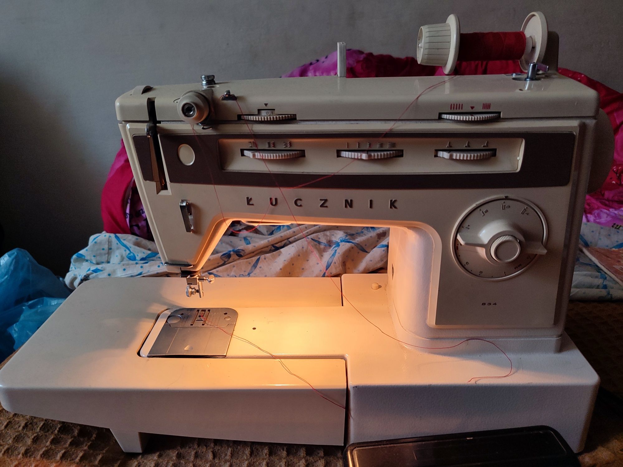 Maszyna do szycia elektryczna Łucznik