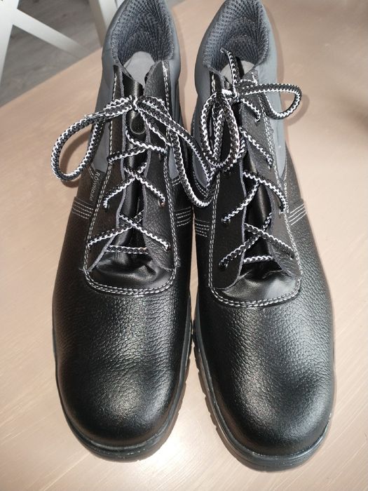 Buty do pracy / ogrodu / ochronne w rozmiarach 44/45/46 
Zastosowanie
