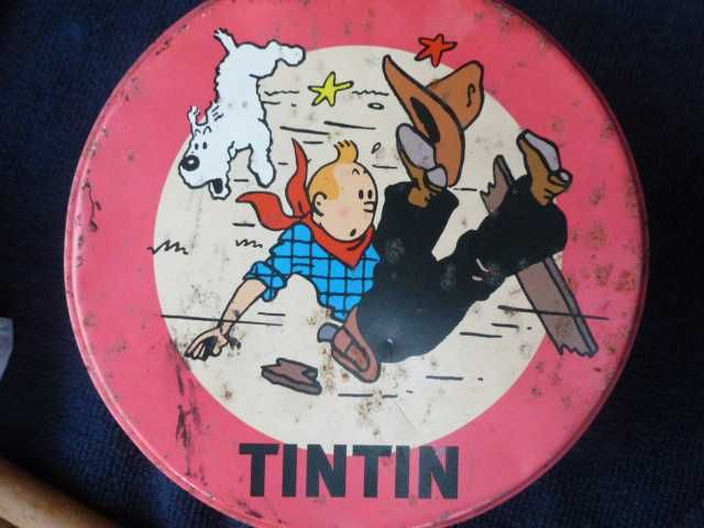 Lata para colecionar, com alguns anos, do Tintin