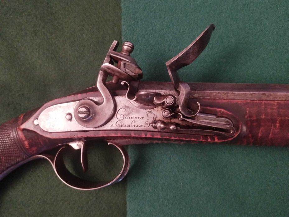 Espingarda de caça francesa de pederneira do final do século XVIII.