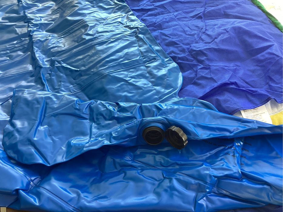 Conjunto de colchão insuflável e respetivo saco-cama