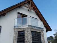 Balustrady szklane zewnetrzne caloszklane balkonowe tarasowe antresola