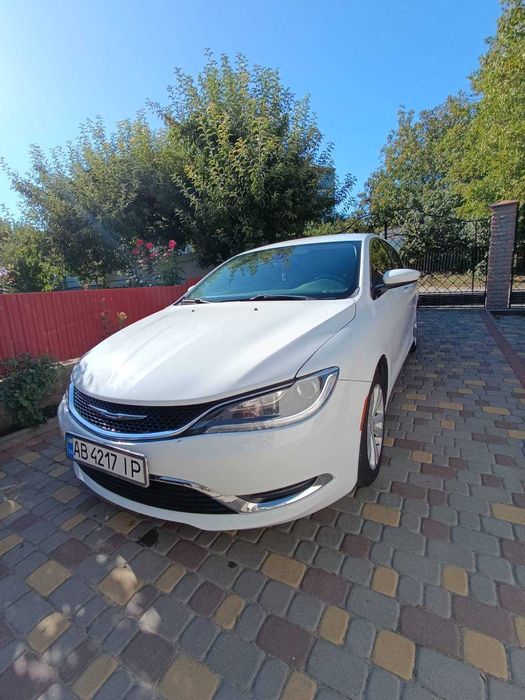 Авто  Chrysler 200