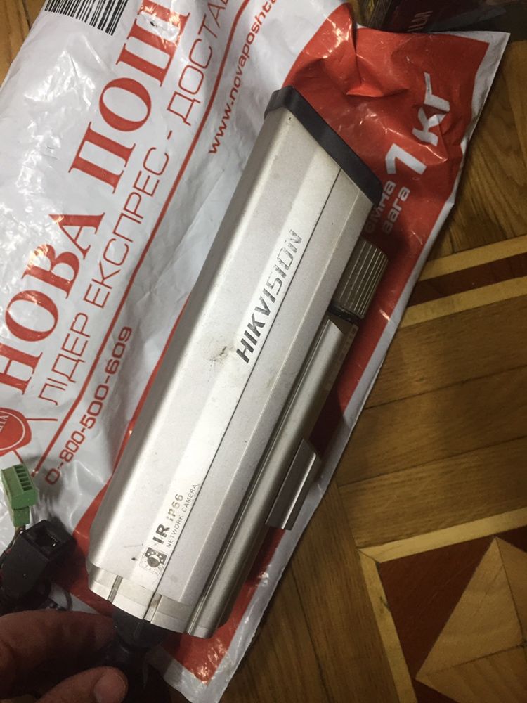 На запчастини IP-камера відеоспостереження HIKVISION DS-2CD892P-IR3