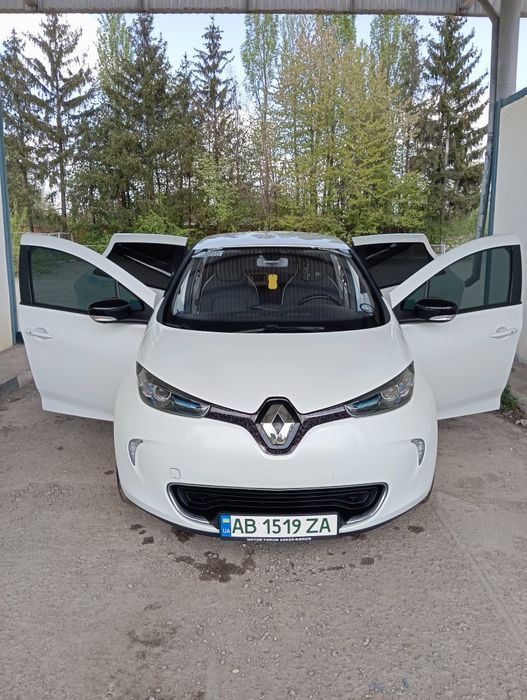 Рено зое 2015. Продаж або обмін.