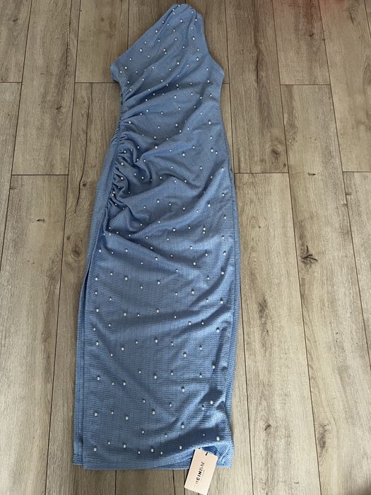 Вечірня сукня з перлинками