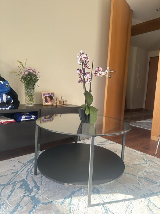 Mesa de centro ikea usada em perfeito estado