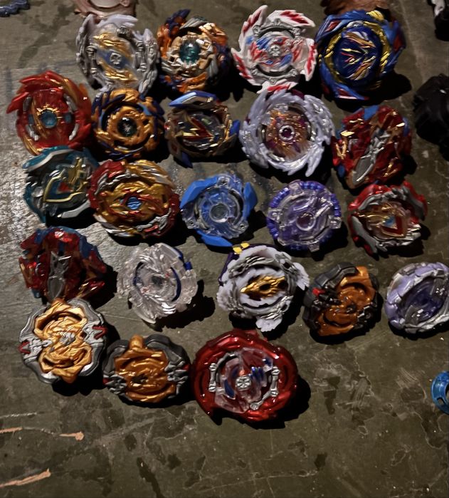 Продам  бейблейды не дорого