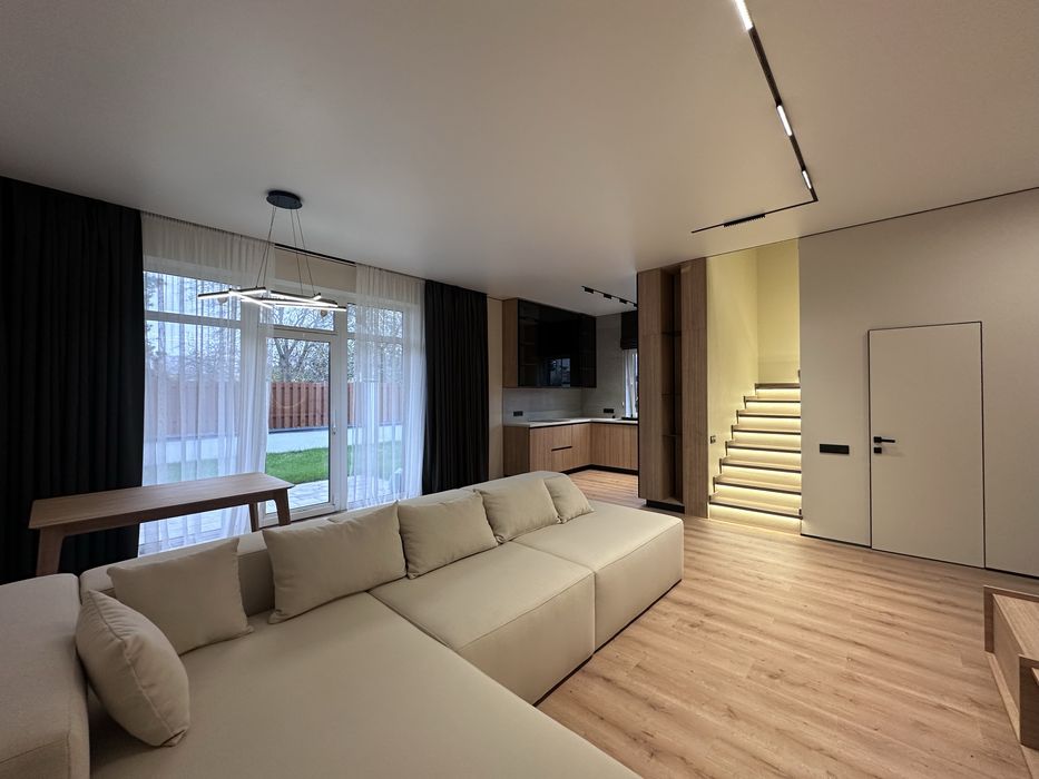 Дом с ремонтом метро Дарницкий Славутич Киев застройщик без %