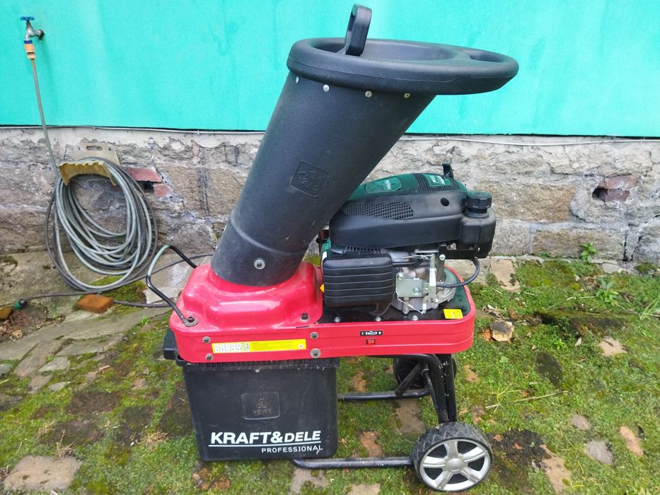 Rozdrabniacz do gałęzi spalinowy Kraftdele jak nowy.