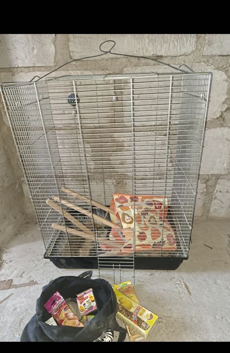 Metalowa duża klatka dla ptaszków