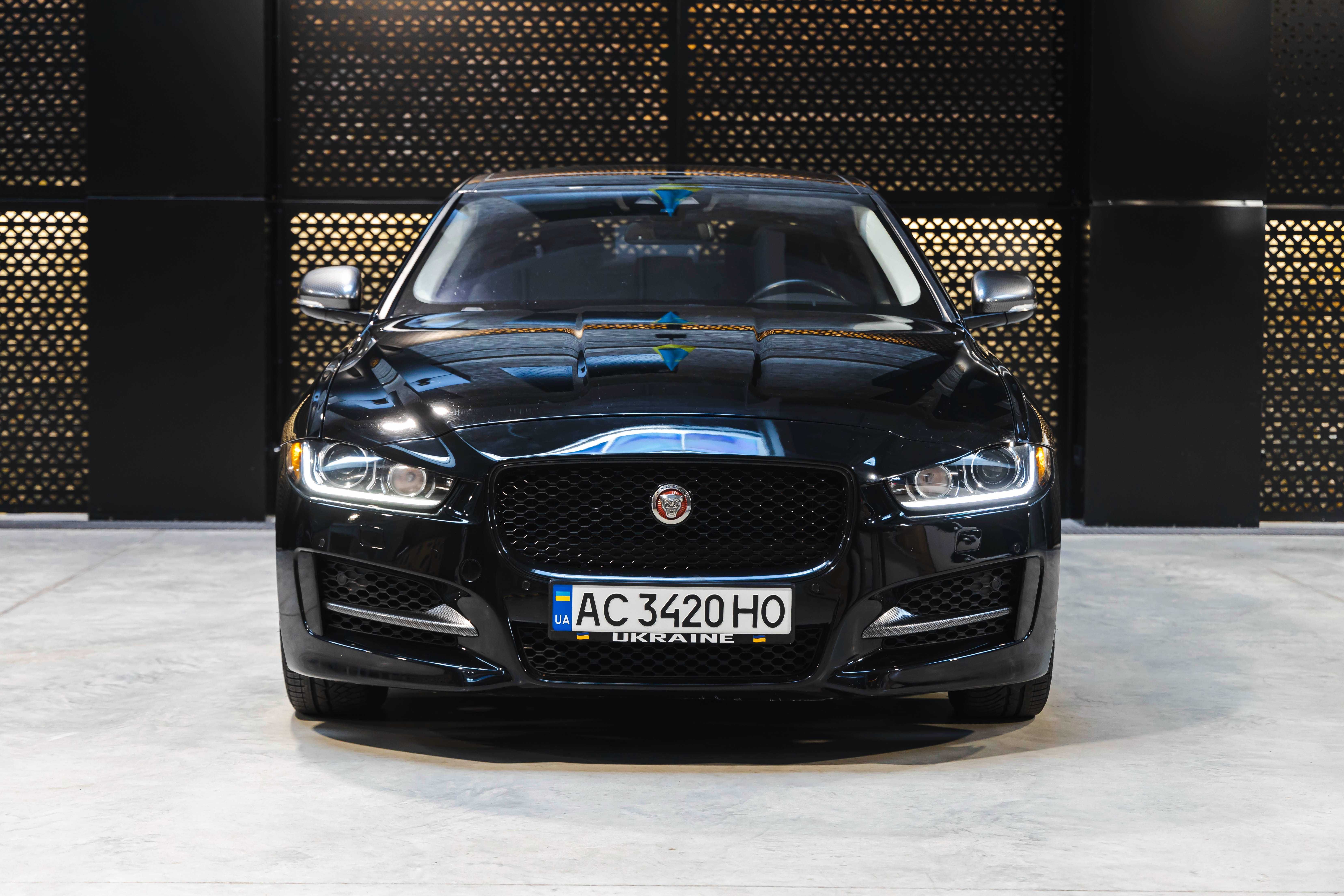 Jaguar XE R-Sport Black Edition 2018