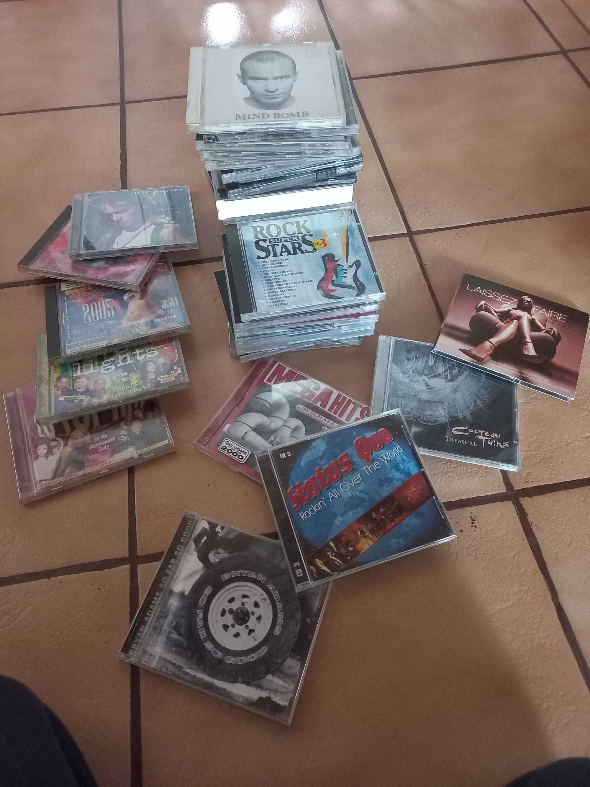 Płyty cd około 50szt Stara muzyka porządki szafy