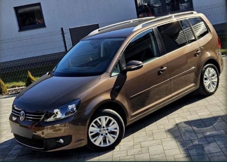 Wypozyczalnia samochodow wynajem aut przewoz osob transport bus 9 os