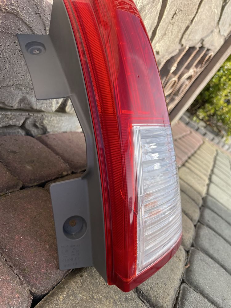 Стоп/ Фонарь задній правий Honda CRV-4