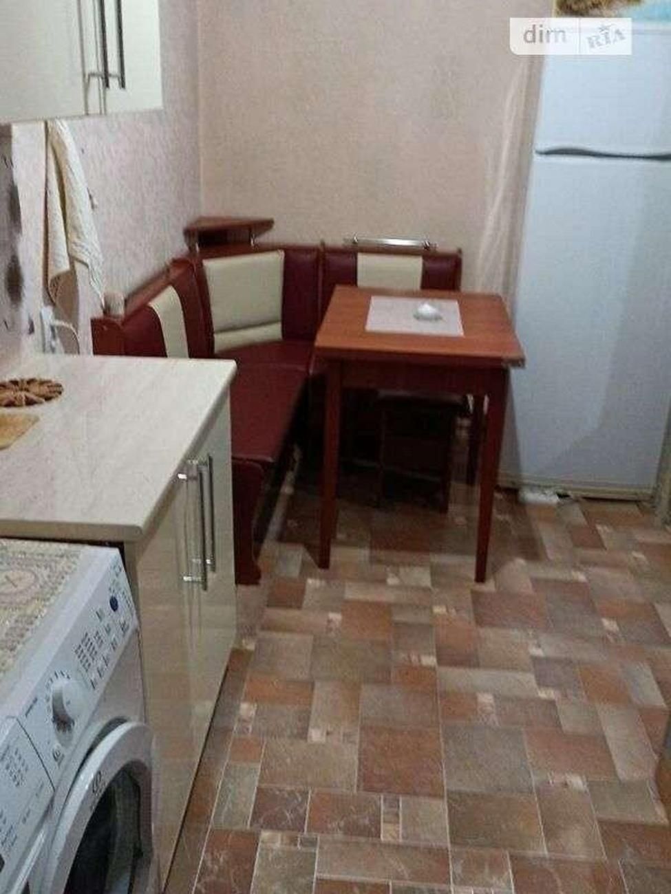 Продам 1-кімнатну готельку на Залютино, вул. Золочівська 12
