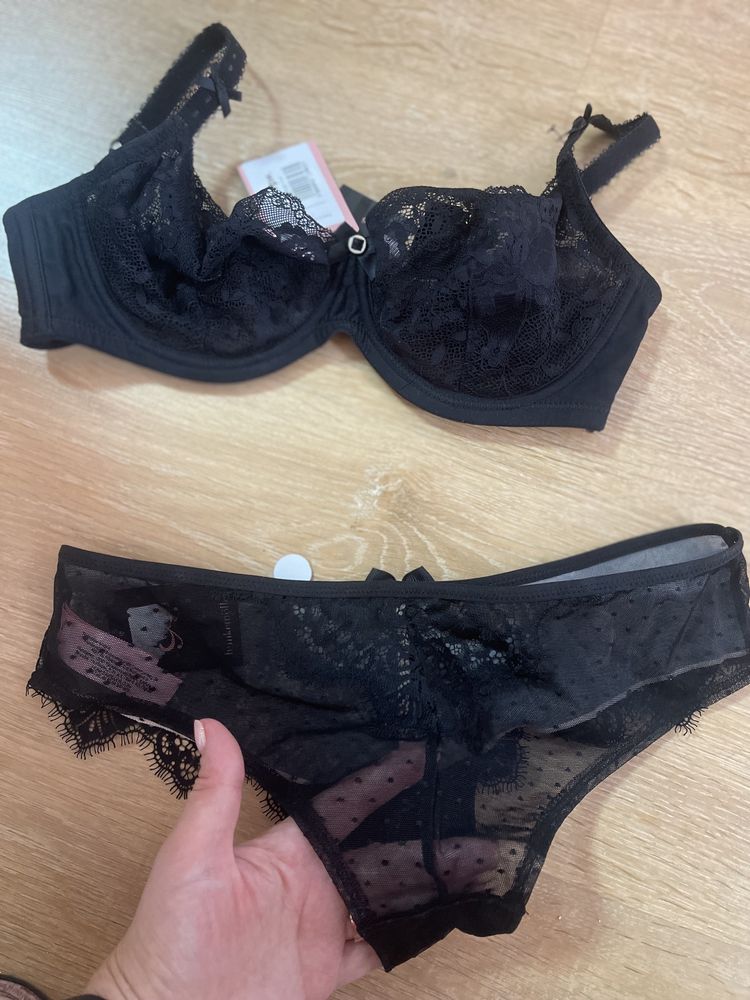 Комплект труси і Бюстик бюстгальтер лифчик Hunkemoller 75C/75D