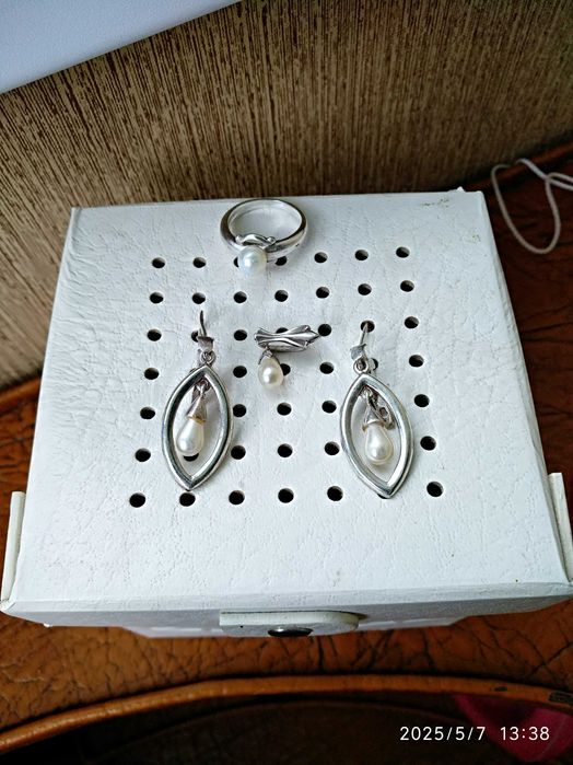 Серебряный комплект с жемчужинками