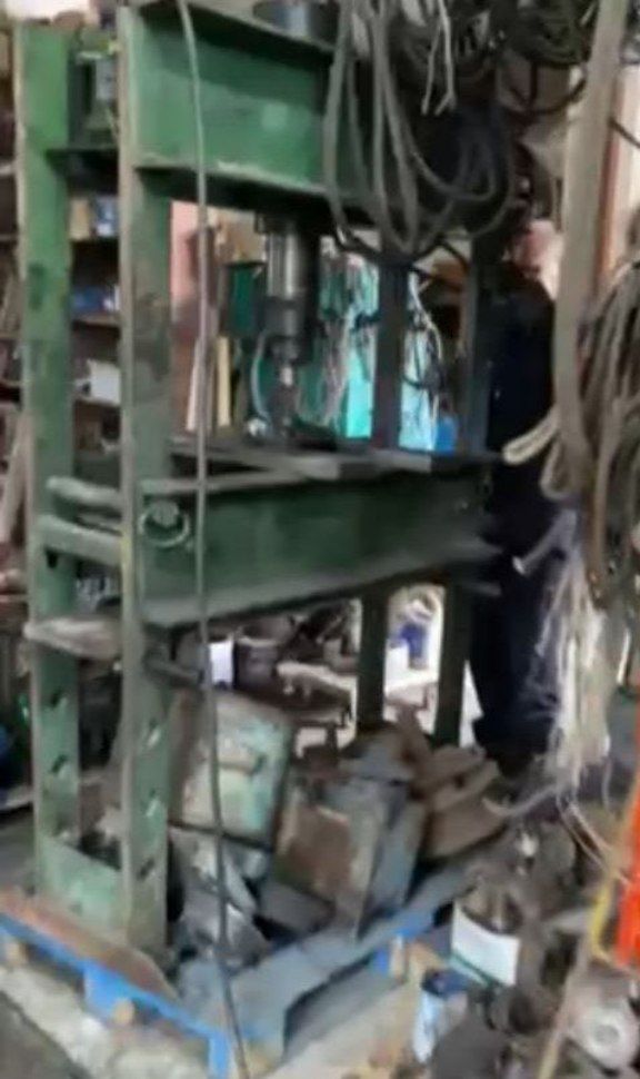 Прес Окс 1671 зусилля 40 тон рабочій