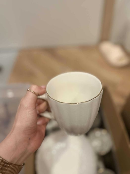 Zastawa stołowa Homla (talerze płytkie, deserowe, głębokie i kubki)