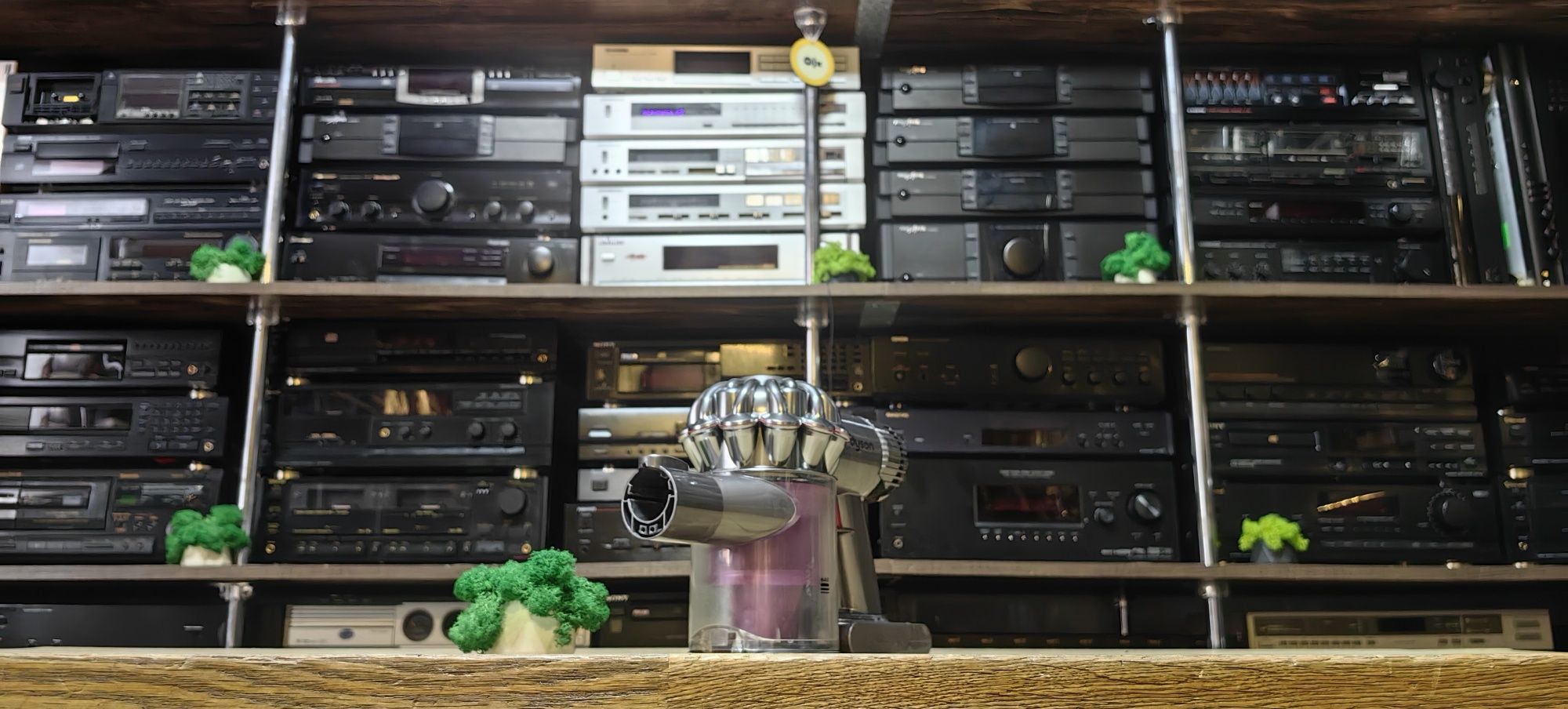 Бездротовий пилосмок Dyson V6