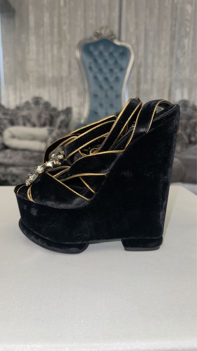 Босоніжки босоножки туфли на танкетке Dolche & Gabana оригінал