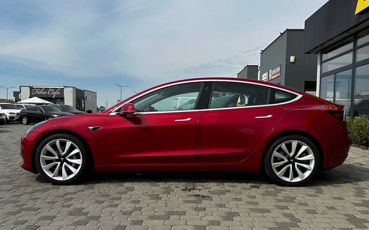 Tesla Model 3 2020