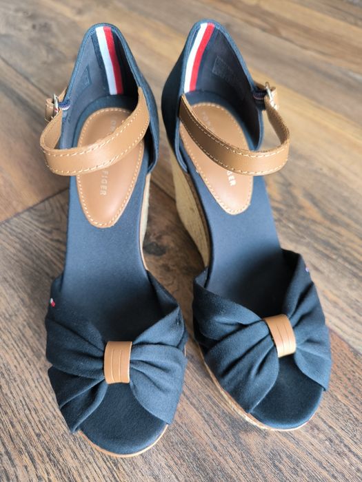 Новые босоножки Tommy Hilfiger р.36