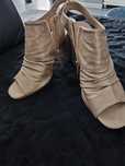Buty złote obcas