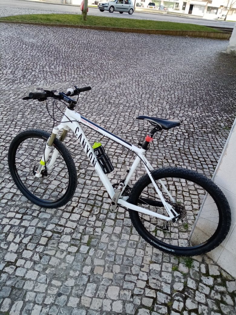 Bicicleta Canyon roda 26