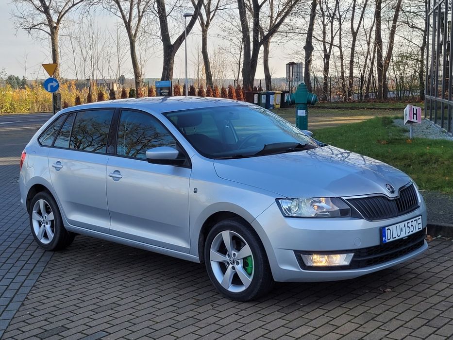 Skoda Rapid SPACEBACK 1.6 TDI 2014 bogata wersja Xenon Czujniki Parkow