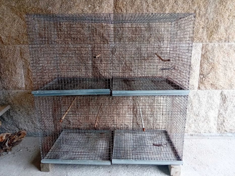 Varias gaiolas para ceder ou troca por aves