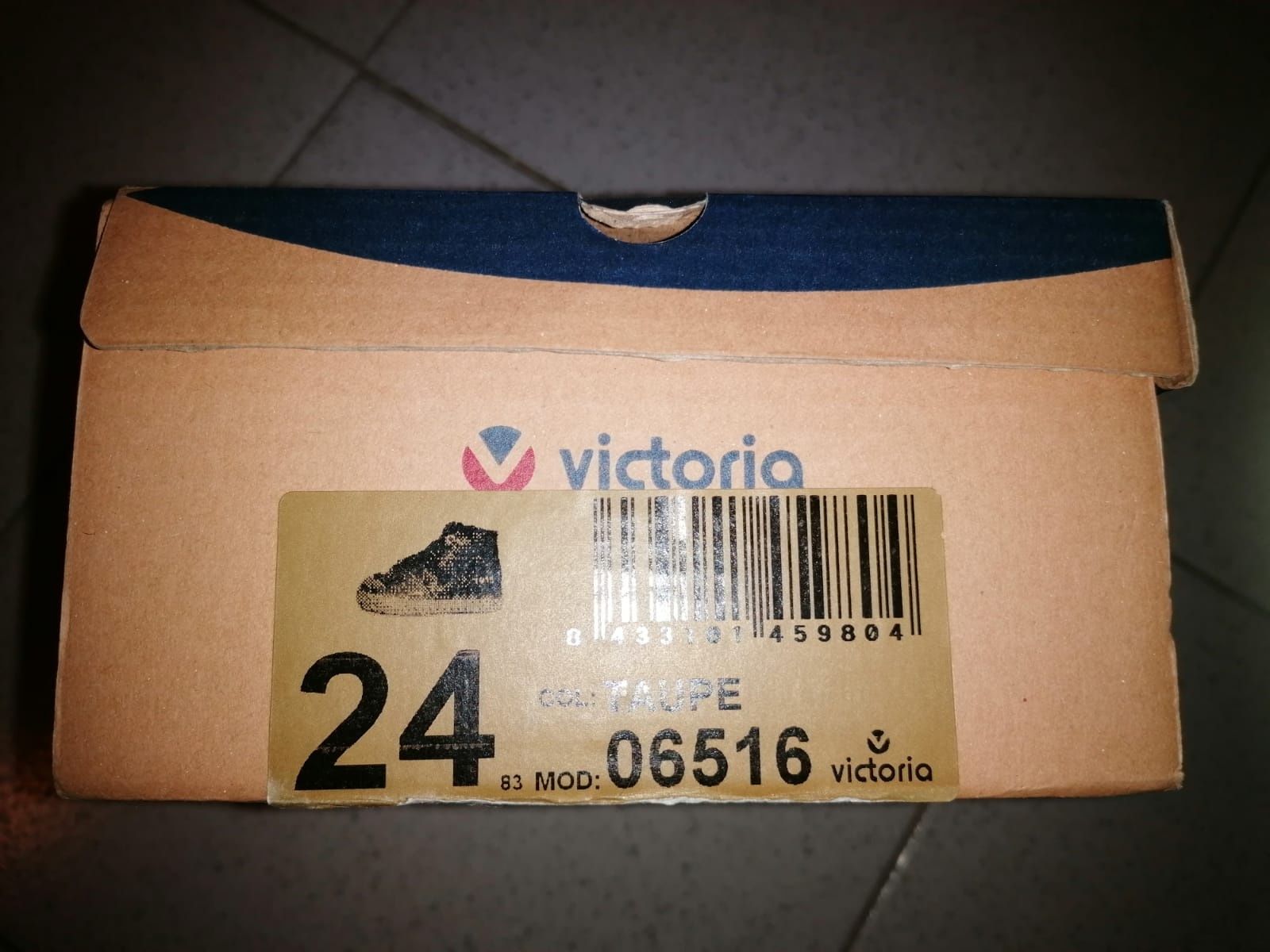 Mini bota criança em pele marca Vitoria T24