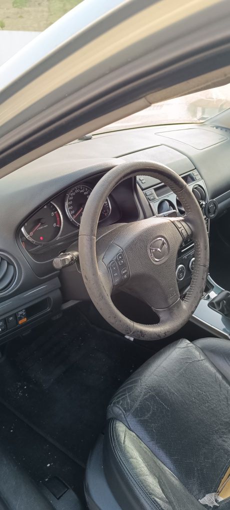 Mazda 6 hatchback 2.0