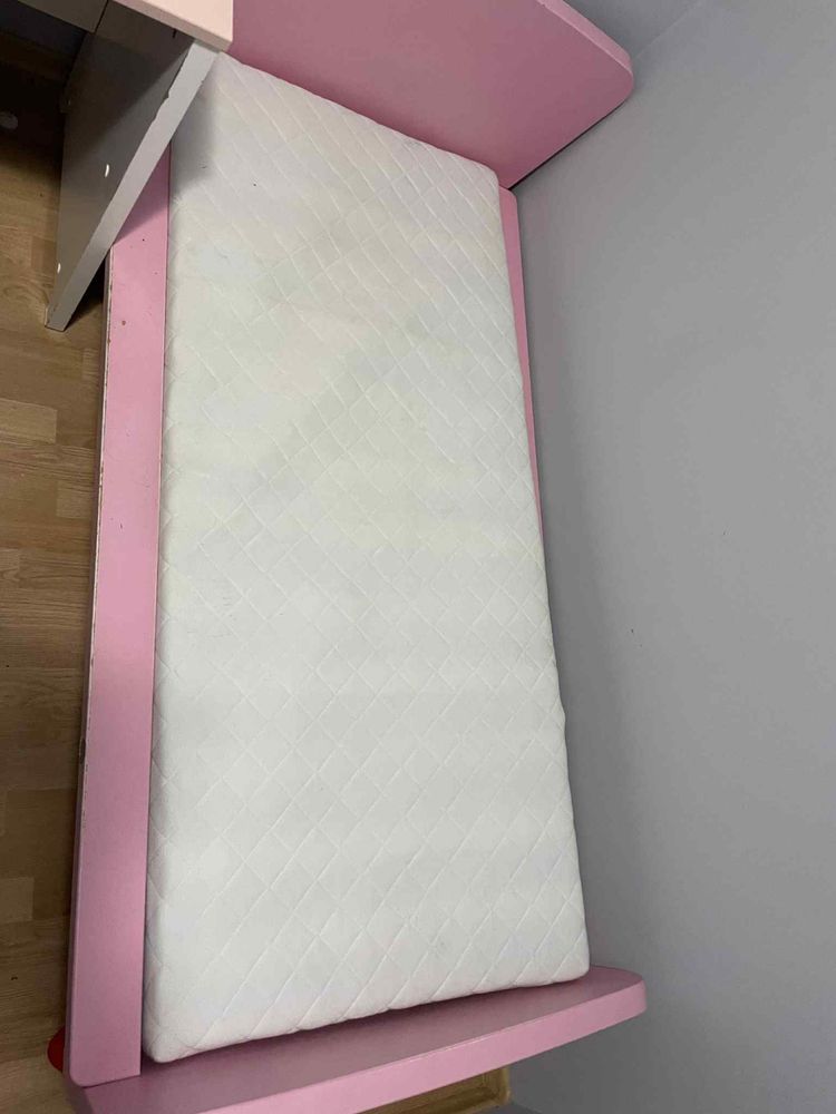 Łóżko dziewczęce rozowe z materacem