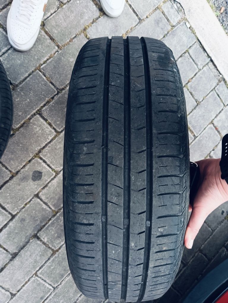 2 pneus p/carro marca diferente
